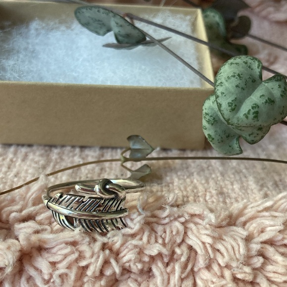 Sterling Silver 925 Feather Wrap Around Ring with Knot at End - Picture 2 of 3